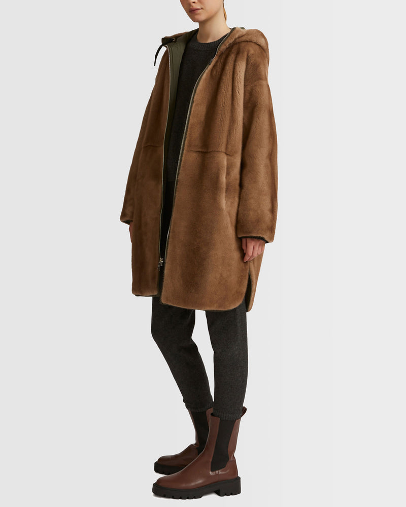 Long reversible coat in technical fabric and mink fur