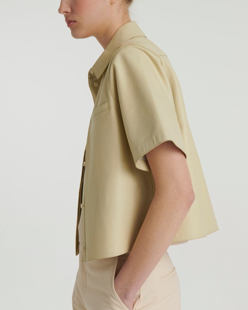 Cropped shirt with short sleeves in leather