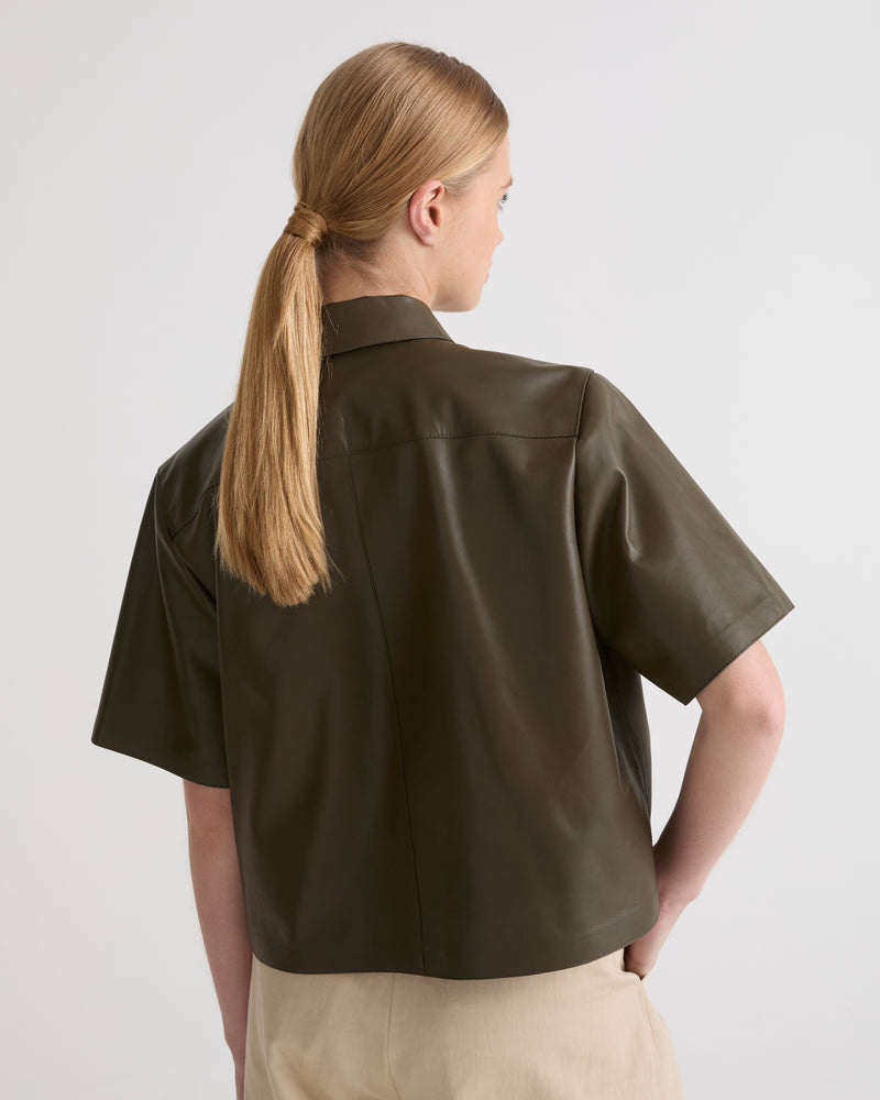 Cropped shirt with short sleeves in leather