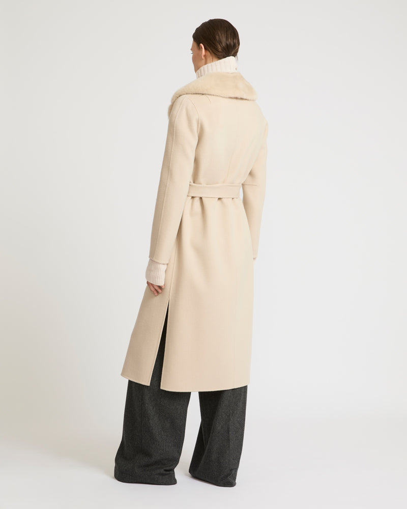 Belted coat in cashmere wool with mink fur collar and over-pockets - beige - Yves Salomon