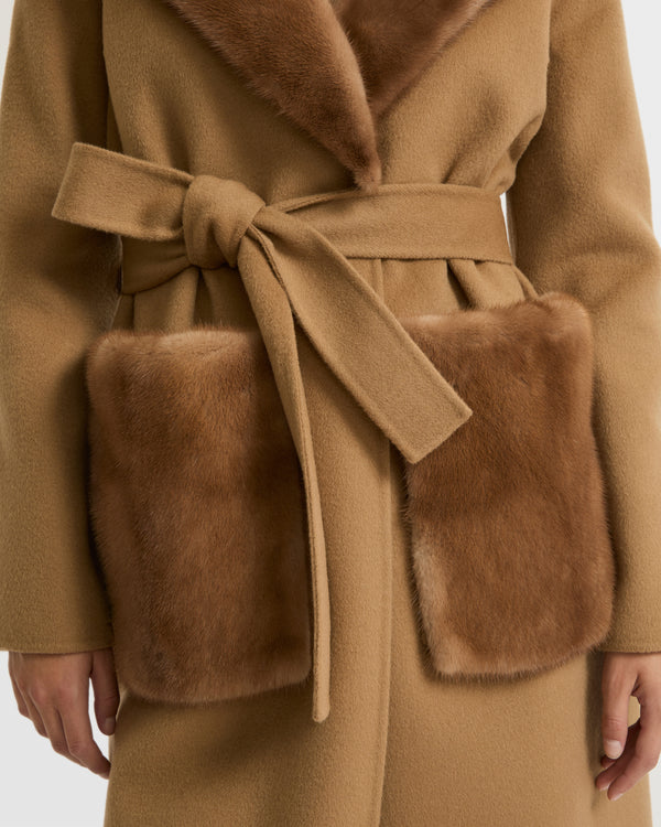 Belted coat in cashmere wool with mink fur collar and over-pockets