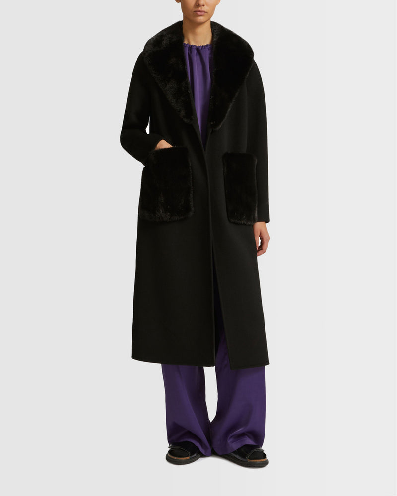 Belted coat in cashmere wool with mink fur collar and over-pockets