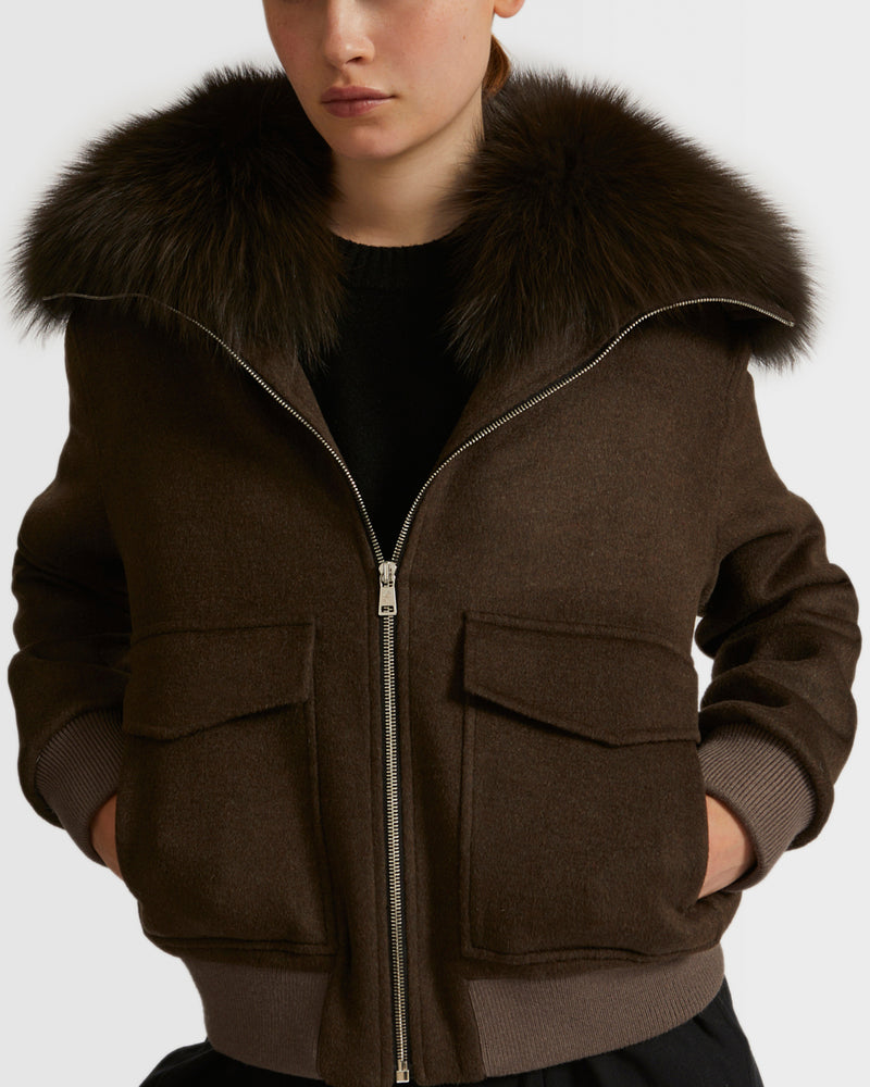 Cropped jacket in cashmere wool with fox fur collar