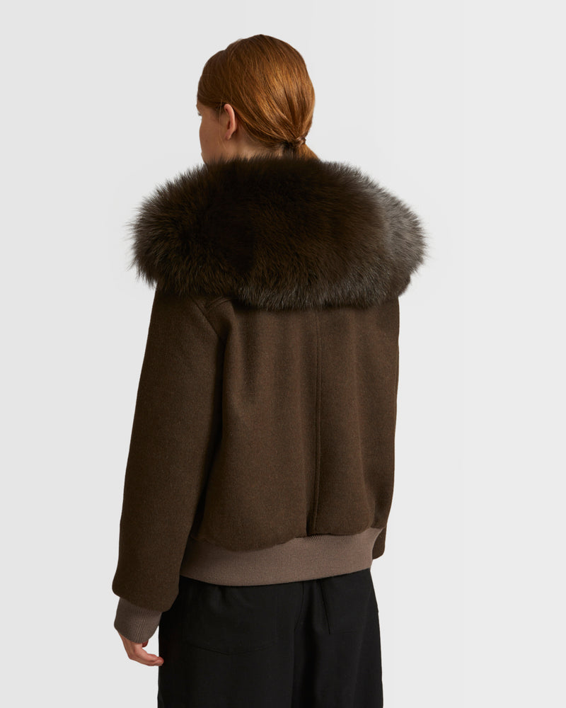 Cropped jacket in cashmere wool with fox fur collar