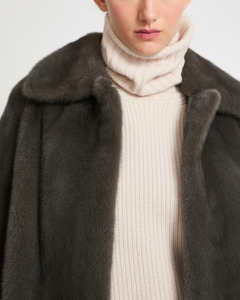 Short jacket in long-haired mink fur