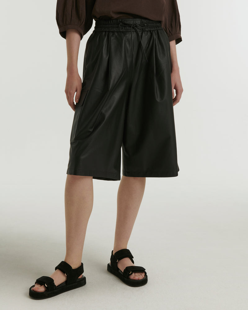 Lamb leather bermuda shorts