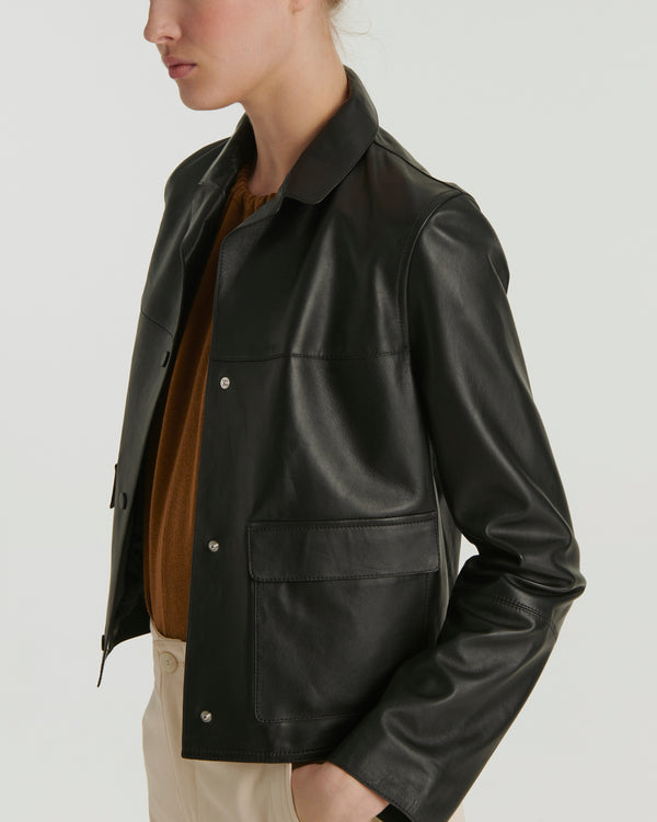 Short leather jacket