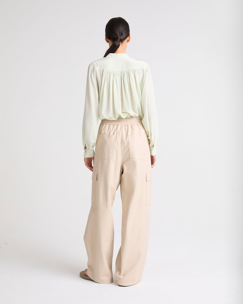 Cargo trousers in lamb leather