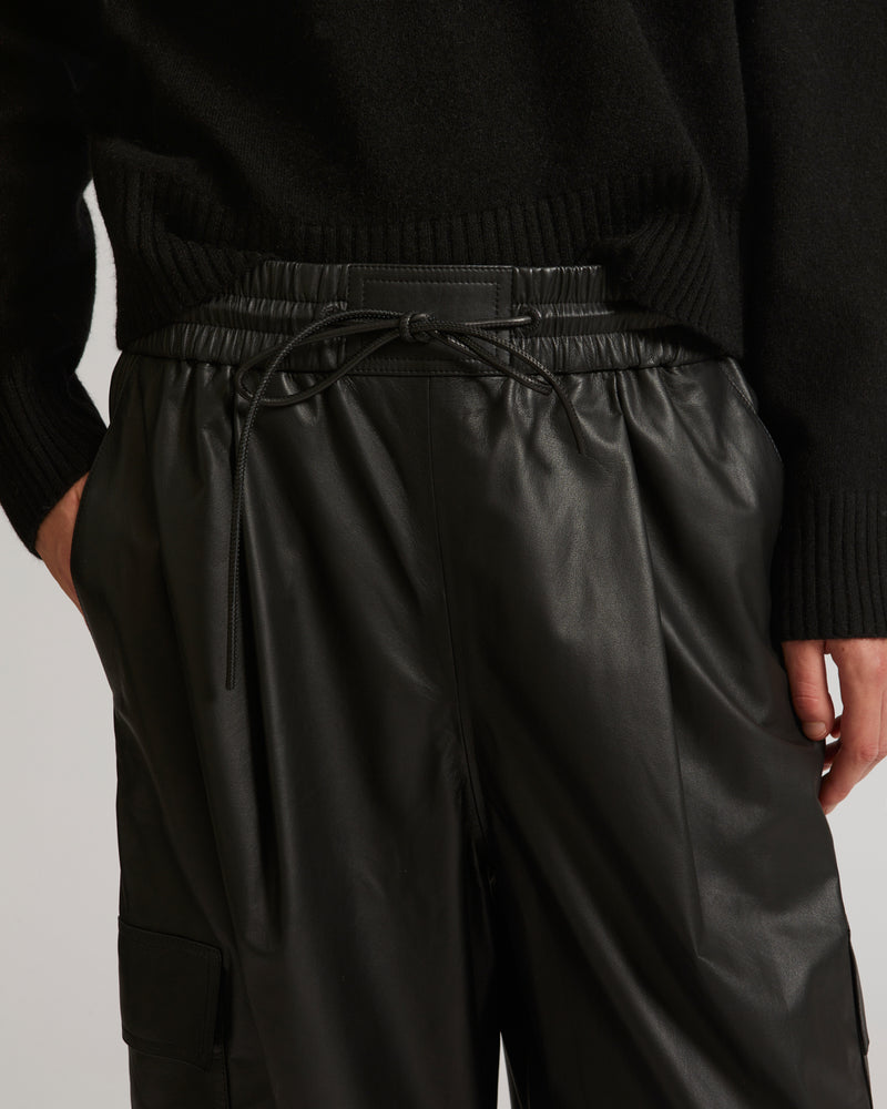 Cargo trousers in lamb leather