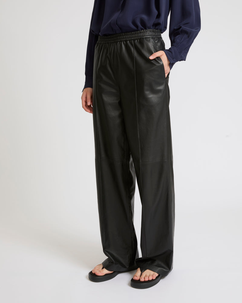 Fine lamb leather loose trousers