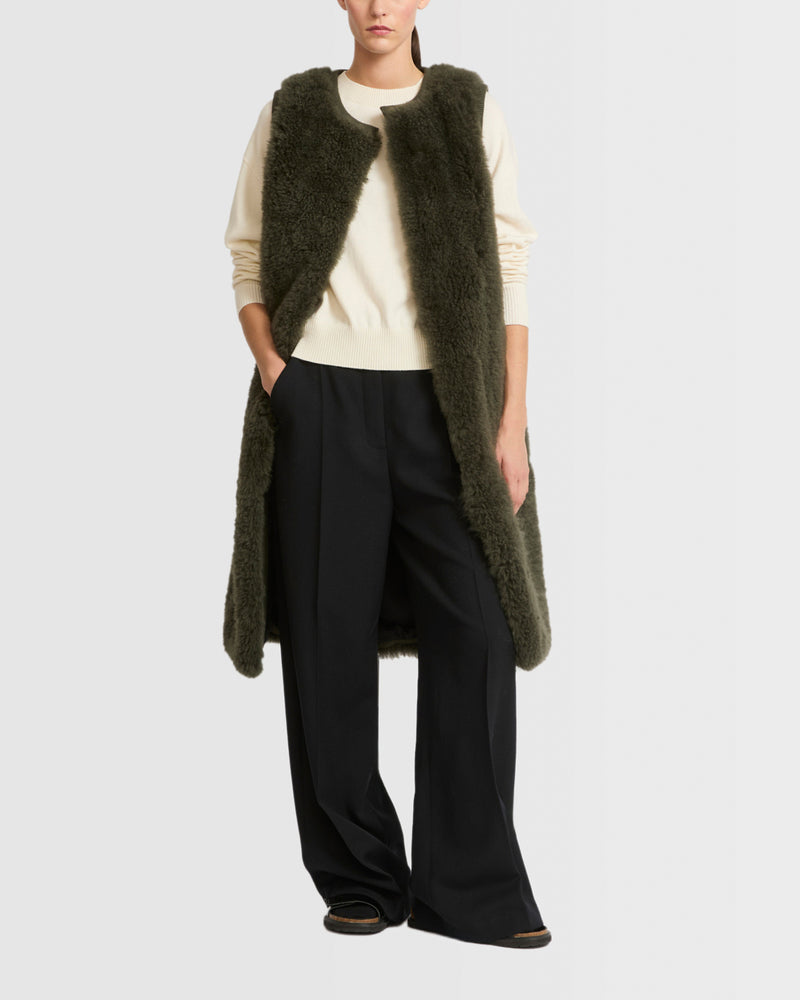 Long belted gilet in merino knit and lambskin