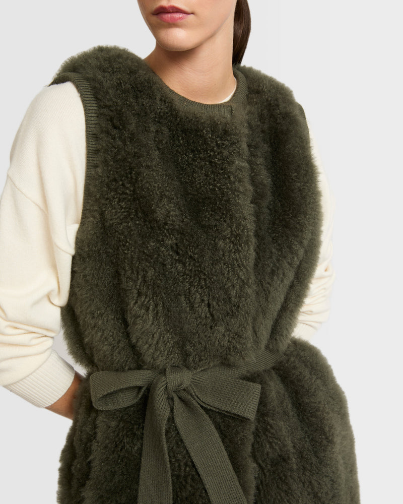 Long belted gilet in merino knit and lambskin