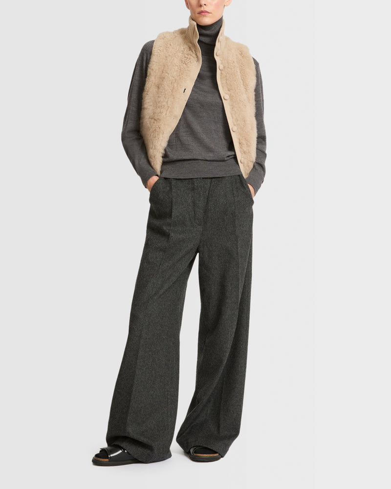 Short gilet in merino knit and lambskin