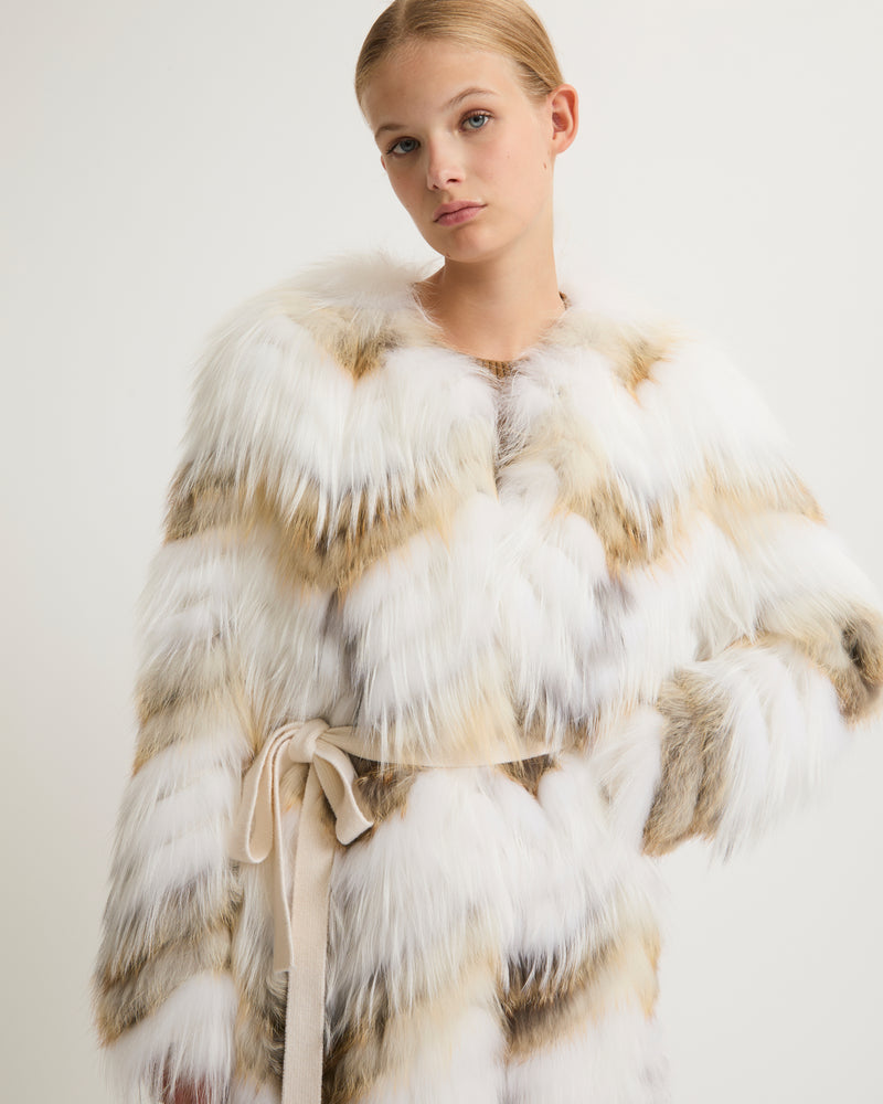 Belted coat in merino knit and fox fur - white natural mixed - Yves Salomon