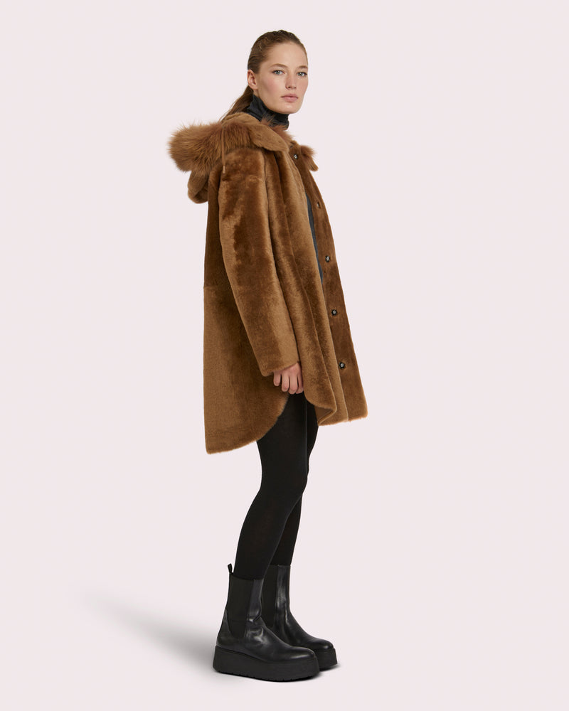 Reversible coat in shearling and fox fur