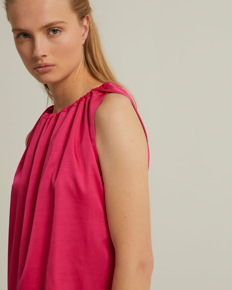 Sleeveless top with adjustable satin neckline - pink